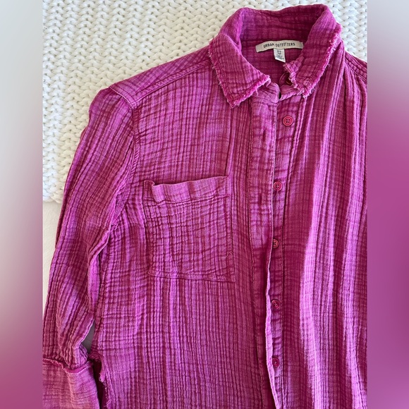 Urban Outfitters Textured Button Down Shirt - Picture 2 of 9